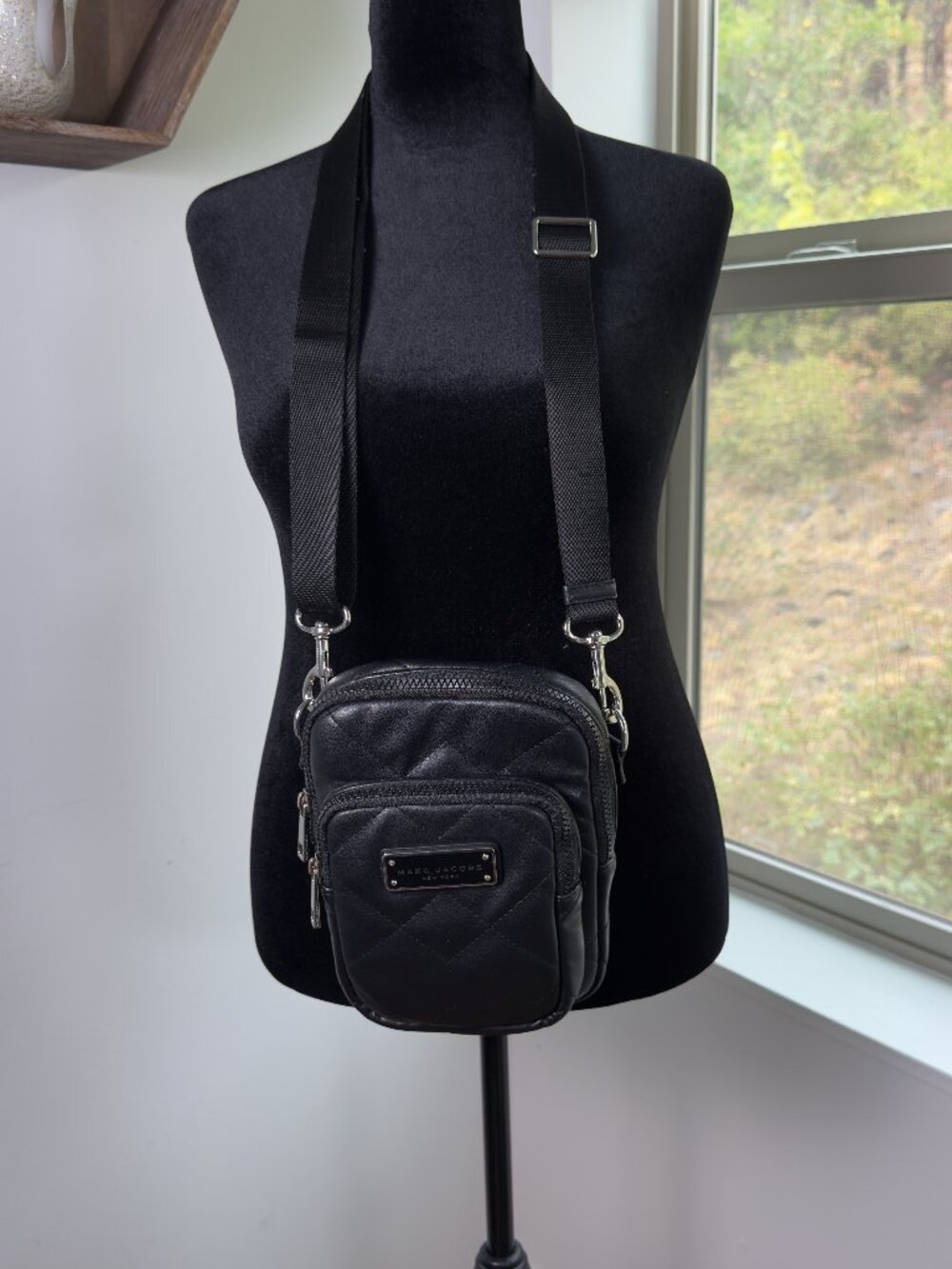 Marc Jacob Quilted Black Crossbody Bag - Picture 2 of 7